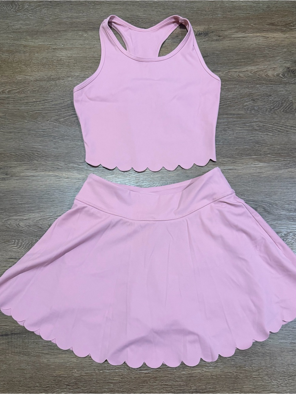 Attraco Women's Pink Scallop Hem Tennis Skort and Matching Tank Top - Picture 2 of 10